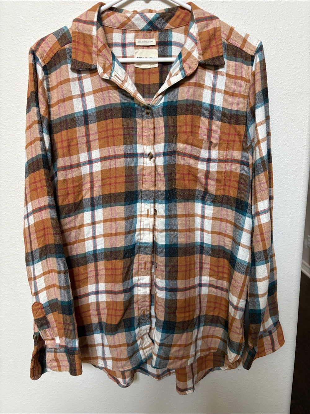 Women’s American Eagle Plaid Button-Up boyfriend fit Shirt in Rust & Teal size L